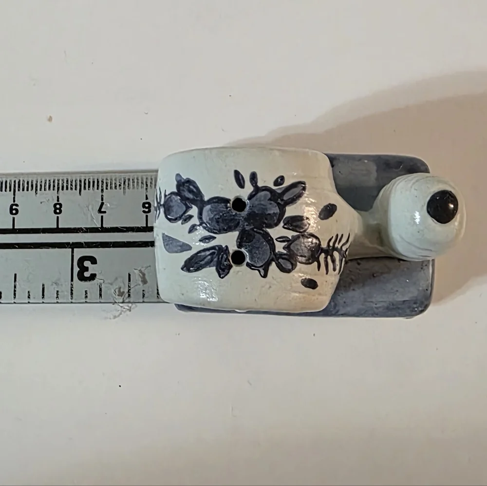 Vtg Spinning Wheel Salt Pepper Shaker Set Blue White Floral Pattern